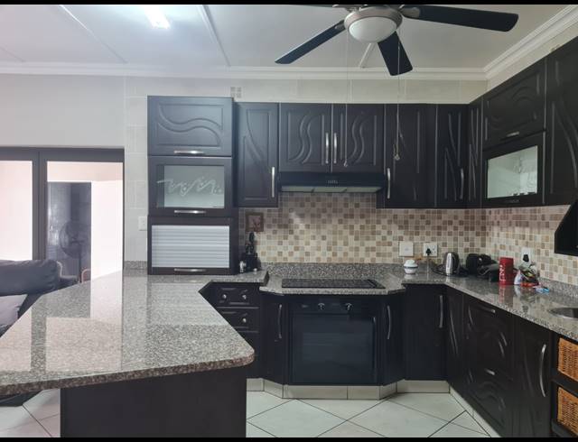 4 BEDROOM FREESTANDING TO LET IN ARBORETUM